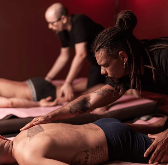 Massagem Tântrica para Casais Homoafetivos no Espaço Mani {{brizy_dc_image_alt imageSrc=